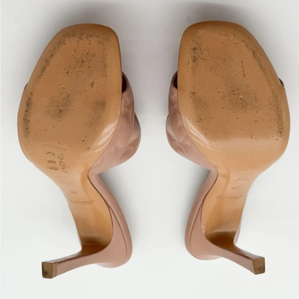 Louis Vuitton Revival Mule Heel Sandals Beige
Monogram Embossed Leather EU 38 - Picture 11 of 14
